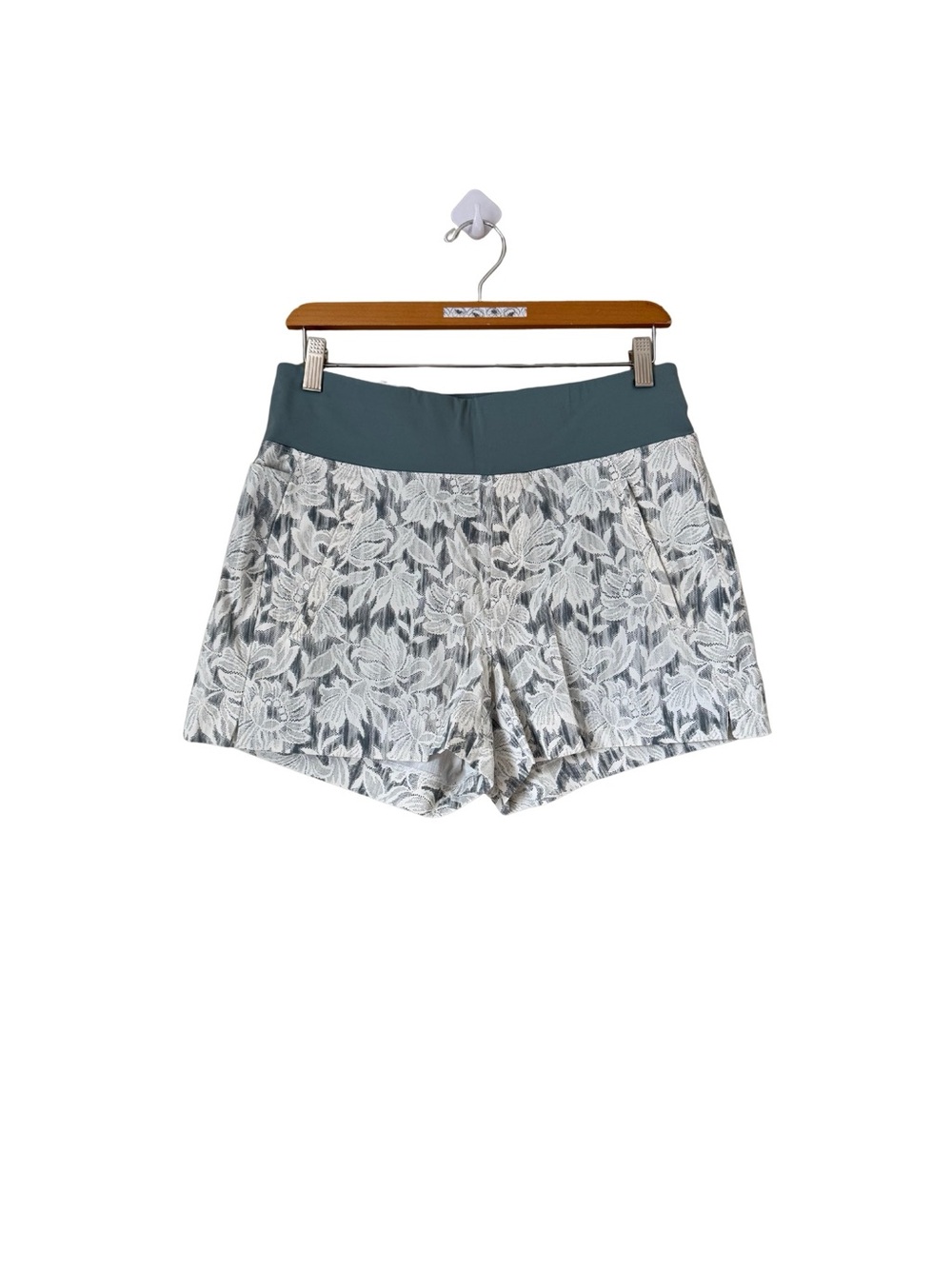 Athleta - Trekkie North Short with Floral Print - Size 6